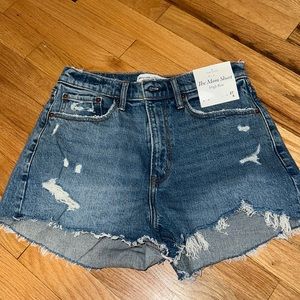Abercrombie Mom Shorts- Medium Washed